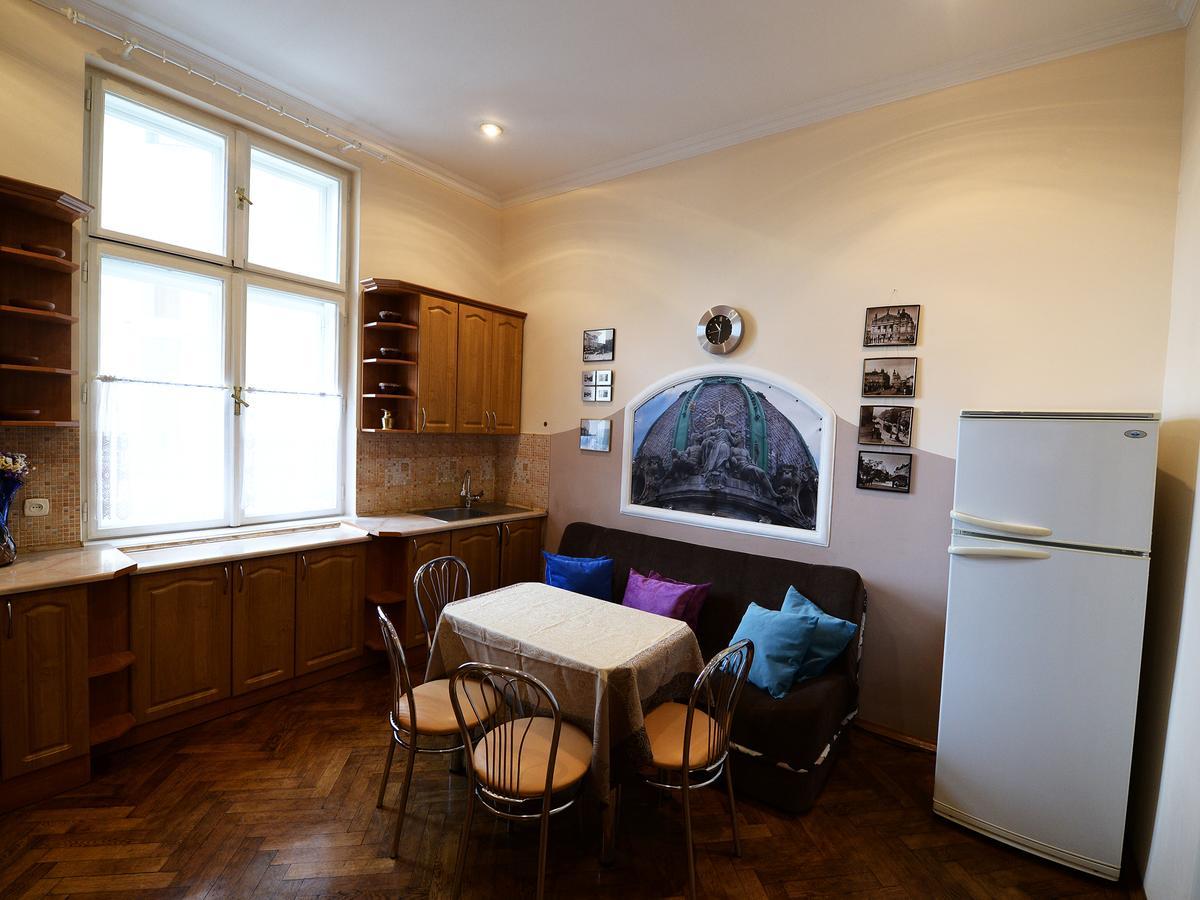 The Historical Family Nest In City Centre Lemberg Exterior foto
