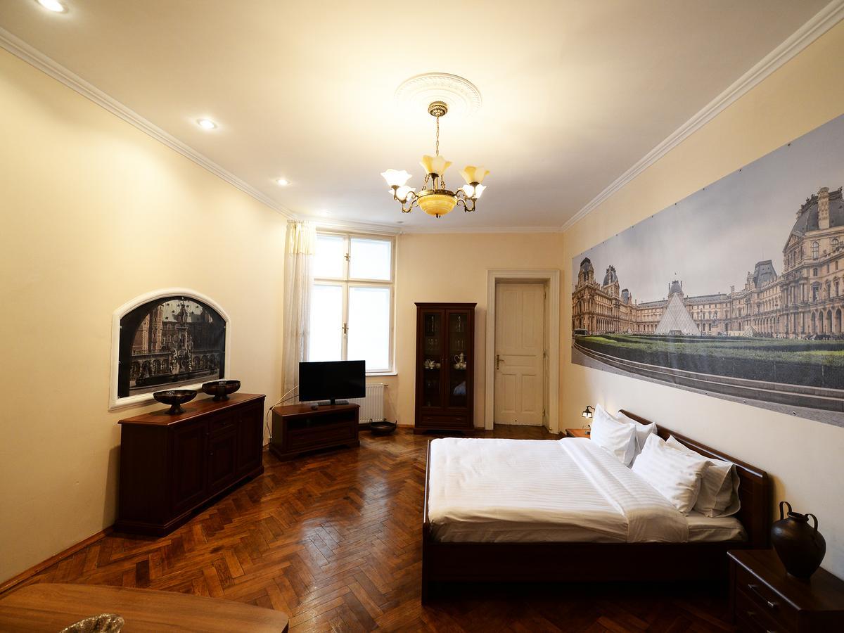 The Historical Family Nest In City Centre Lemberg Exterior foto