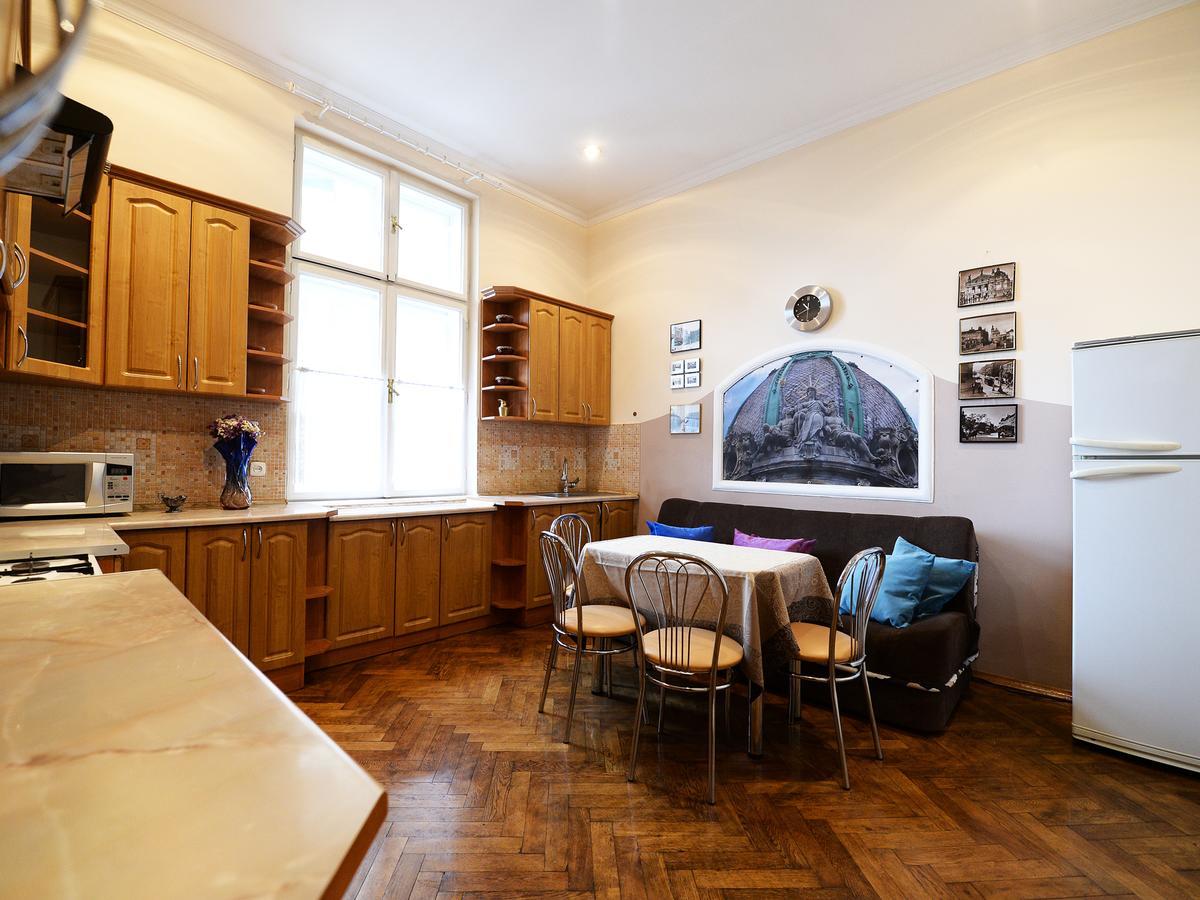 The Historical Family Nest In City Centre Lemberg Exterior foto